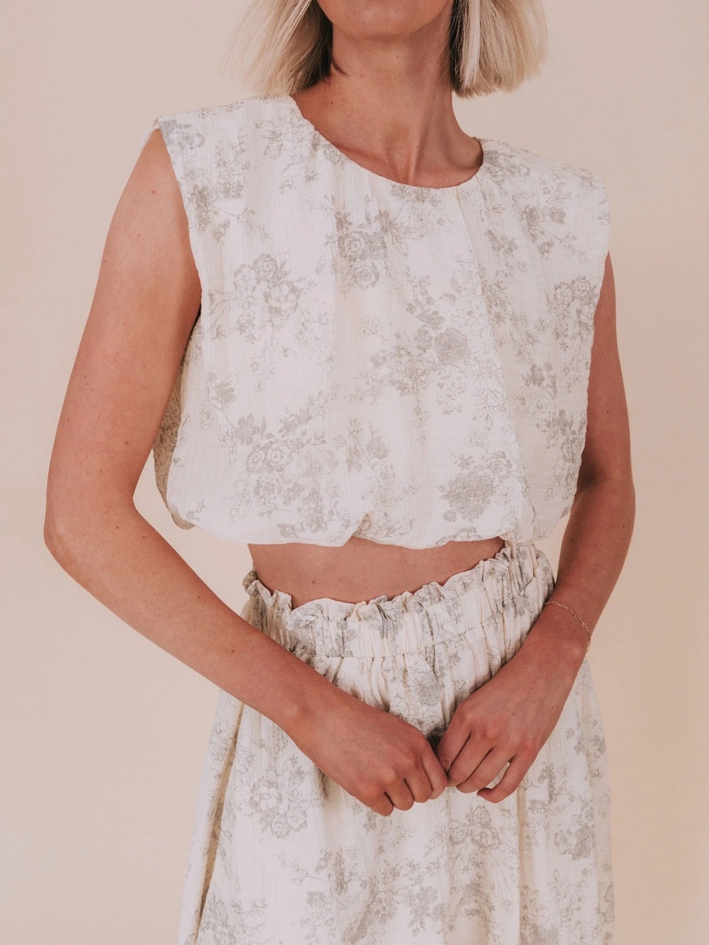 Blu Pepper Escape This Town Cream Floral Cropped Tank